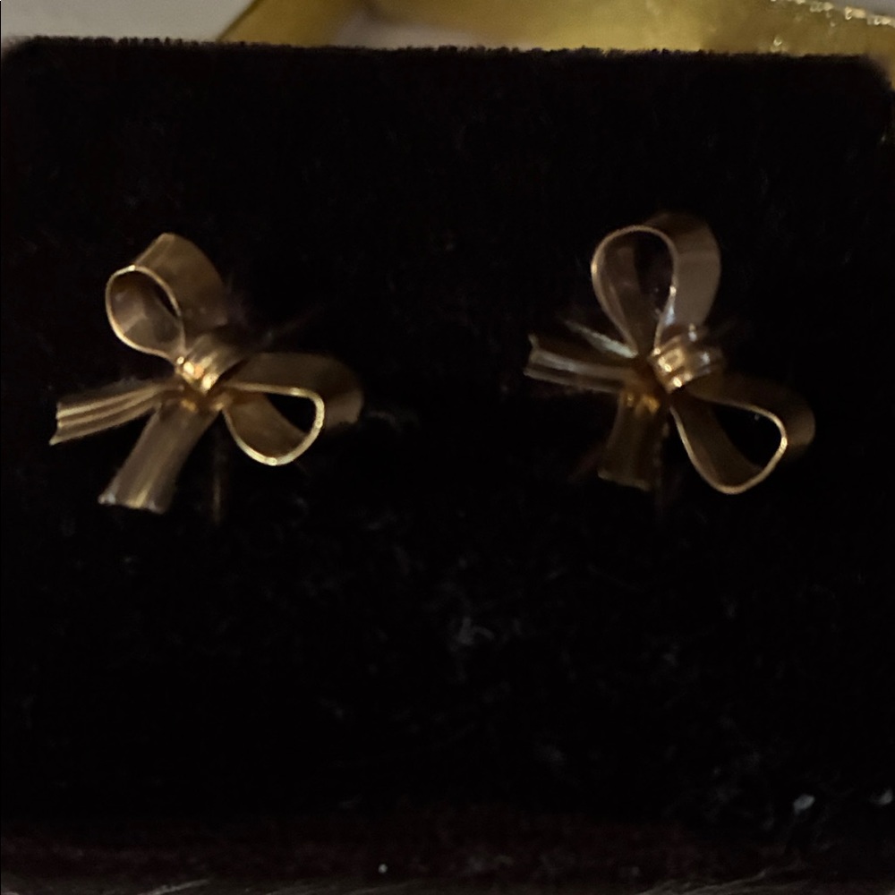 Elegant 14K Gold Bow Earrings